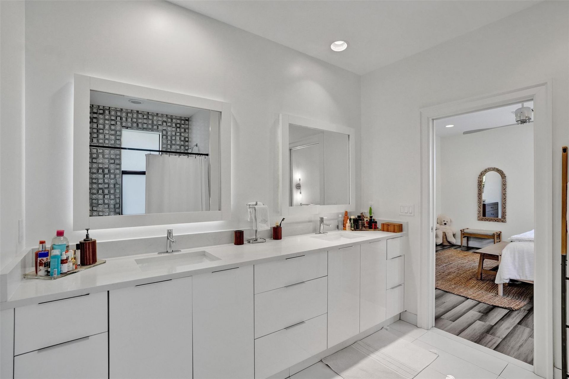 233 NE 11th Street, Unit 233, Fort Lauderdale, FL 33304 Photo