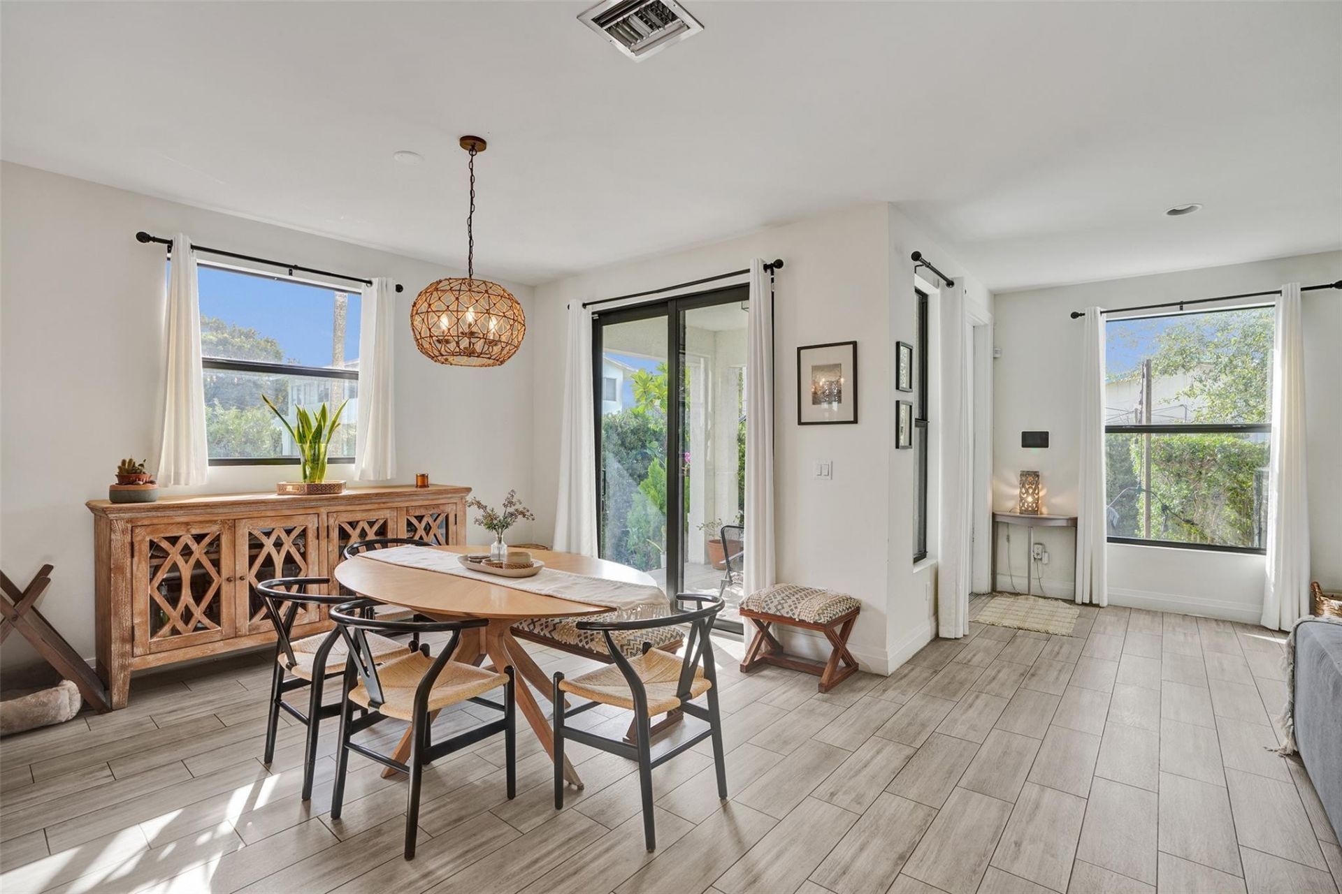 233 NE 11th Street, Unit 233, Fort Lauderdale, FL 33304 Photo