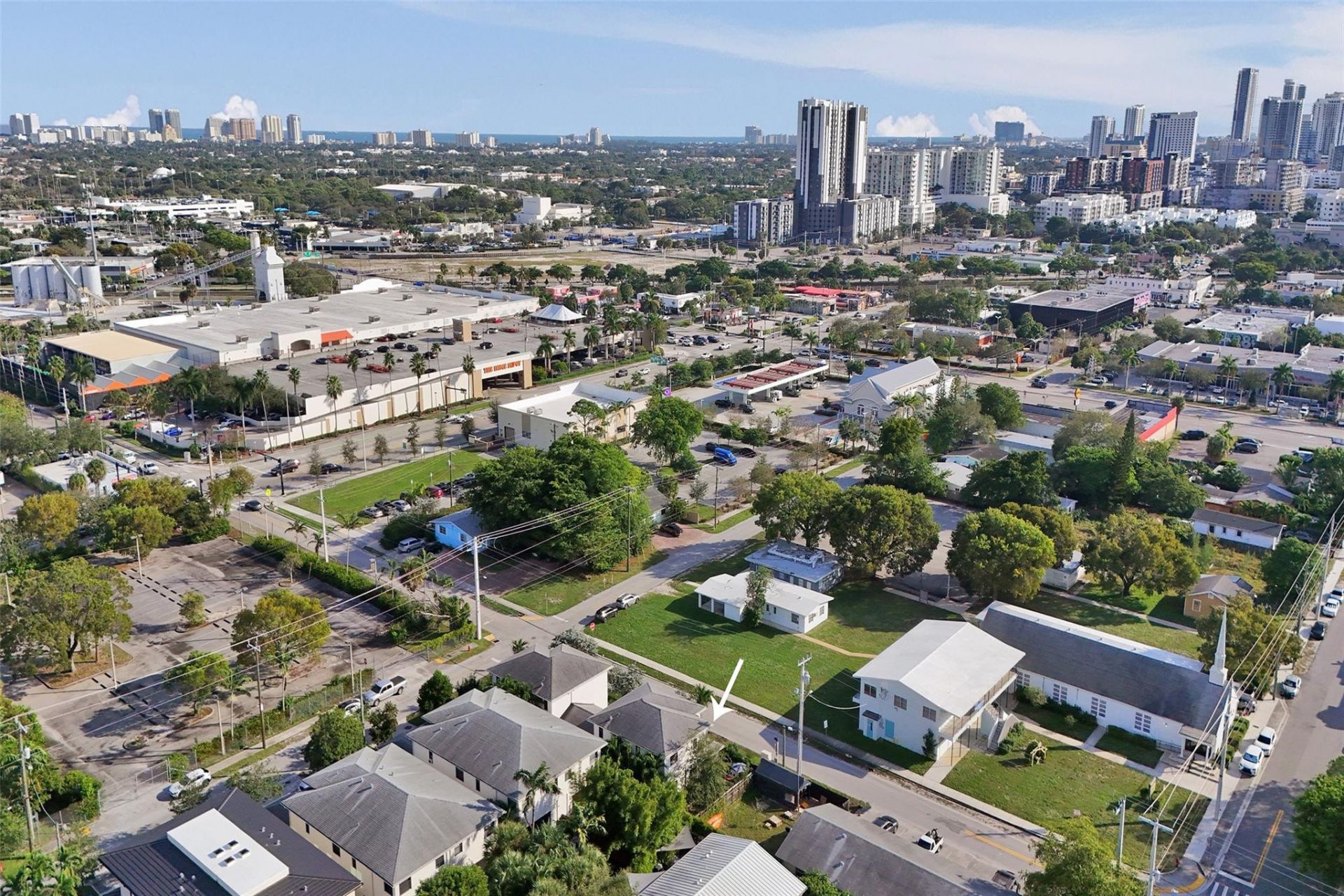 233 NE 11th Street, Unit 233, Fort Lauderdale, FL 33304 Photo