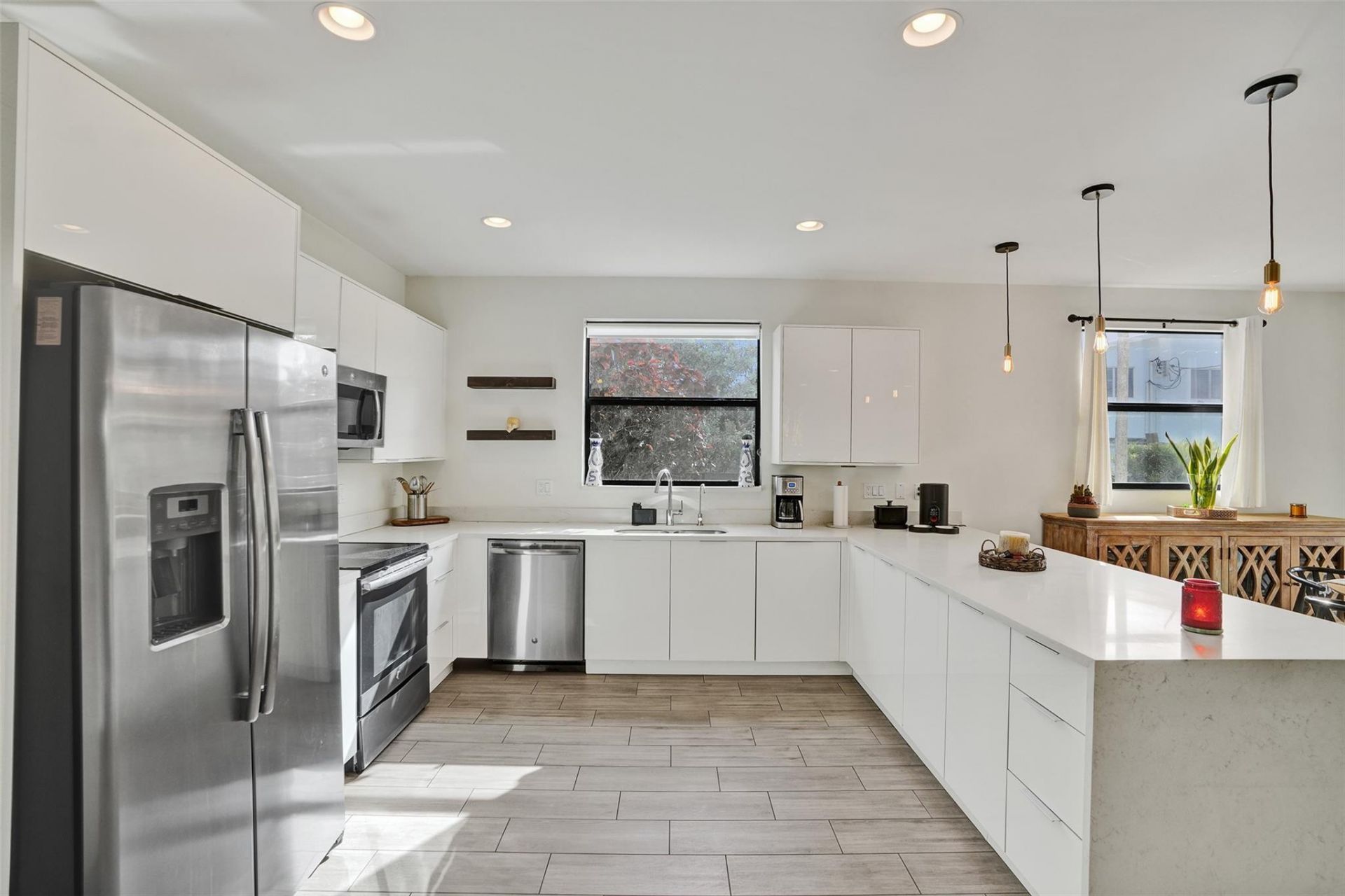 233 NE 11th Street, Unit 233, Fort Lauderdale, FL 33304 Photo