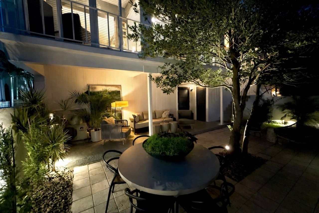 233 NE 11th Street, Unit 233, Fort Lauderdale, FL 33304 Photo