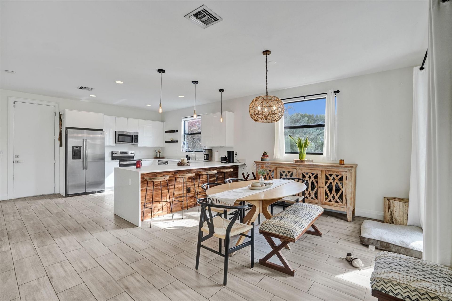 233 NE 11th Street, Unit 233, Fort Lauderdale, FL 33304 Photo