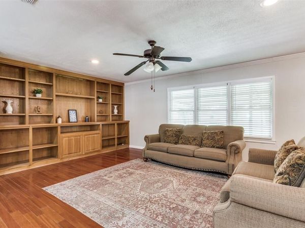 227 N 9th Street, Jacksboro, TX 76458