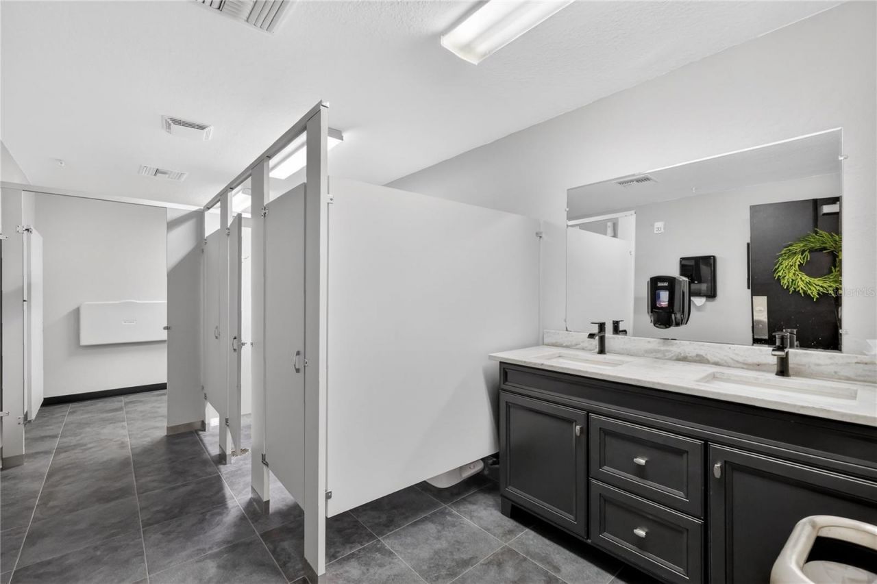 1055 & 1085 Teague Trail, Lady Lake, FL 32159 Photo