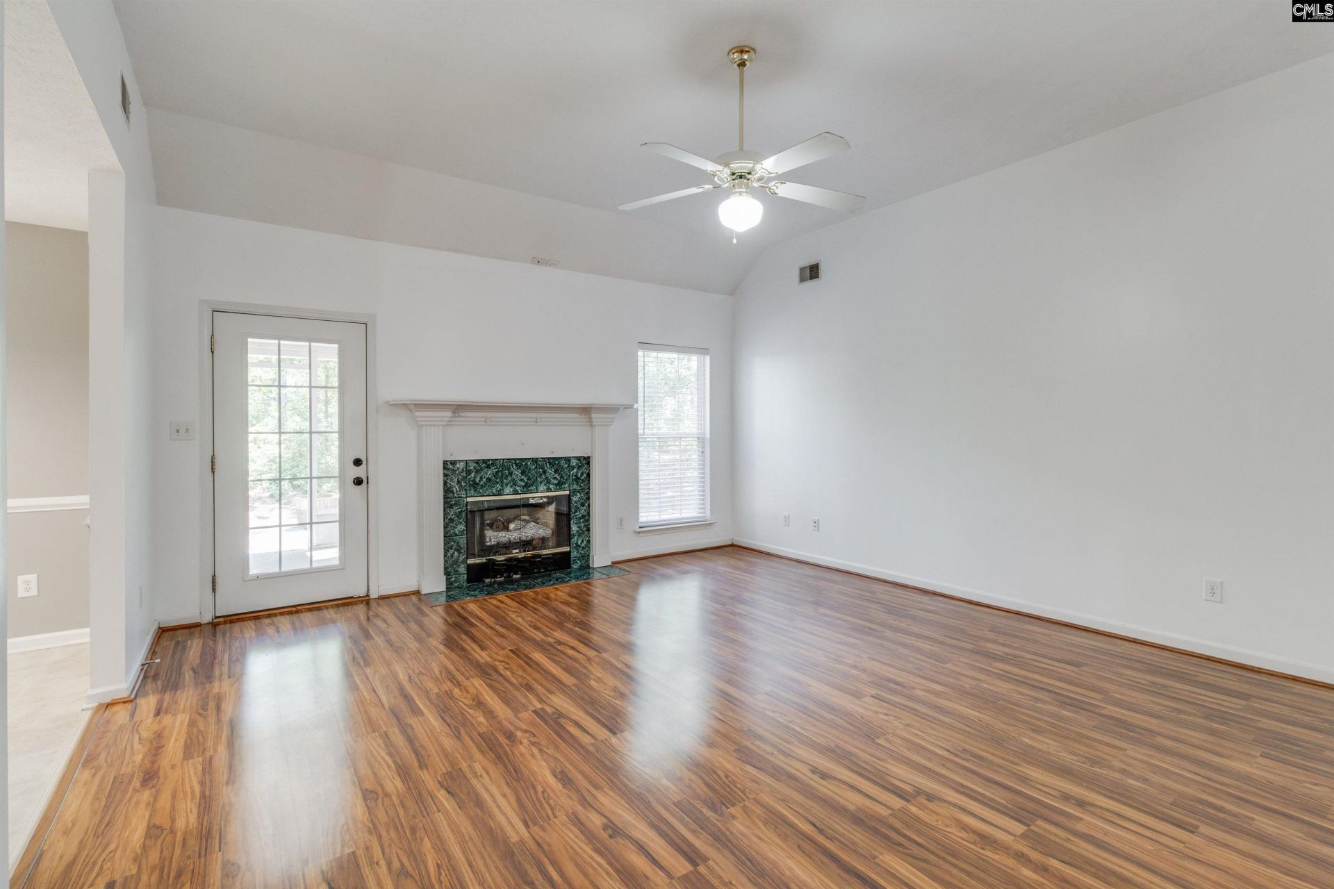 301 Knotts Circle Photo 14