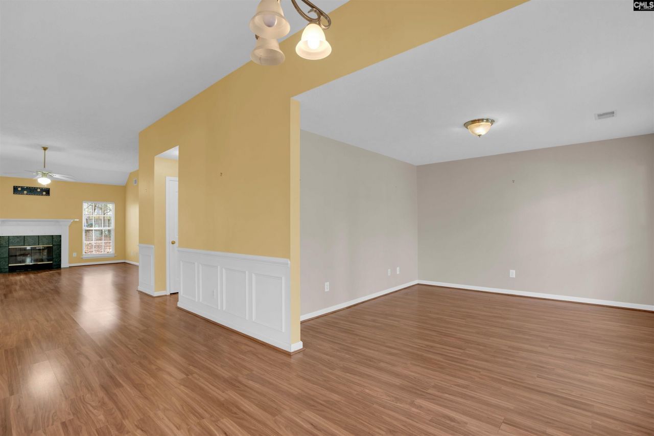 301 Knotts Circle Photo 8