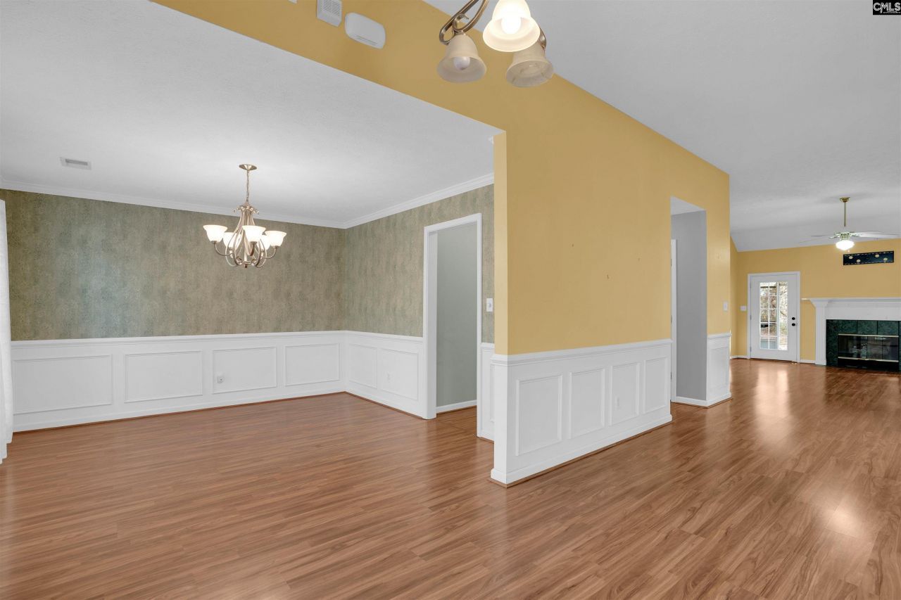 301 Knotts Circle Photo 9