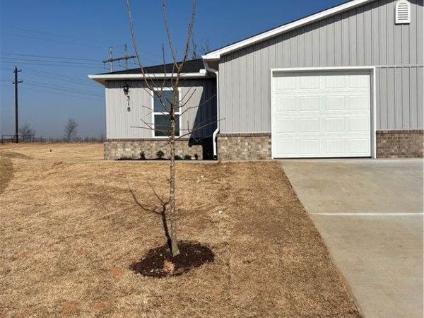 318 NW 67th Avenue, Bentonville, AR 72713