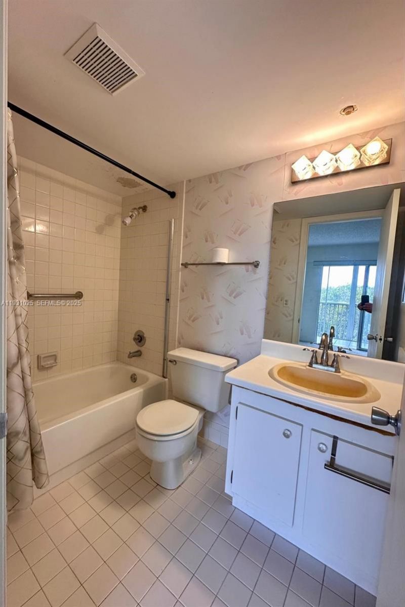 301 SW 135th Ave, Unit 415C, Pembroke Pines, FL 33027 Photo