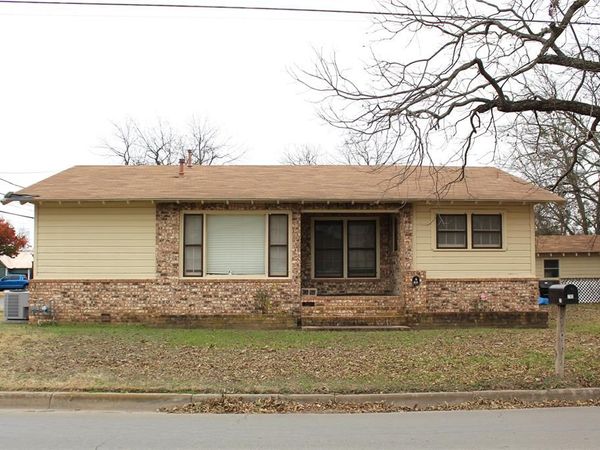 210 W Frey Street, Stephenville, TX 76401