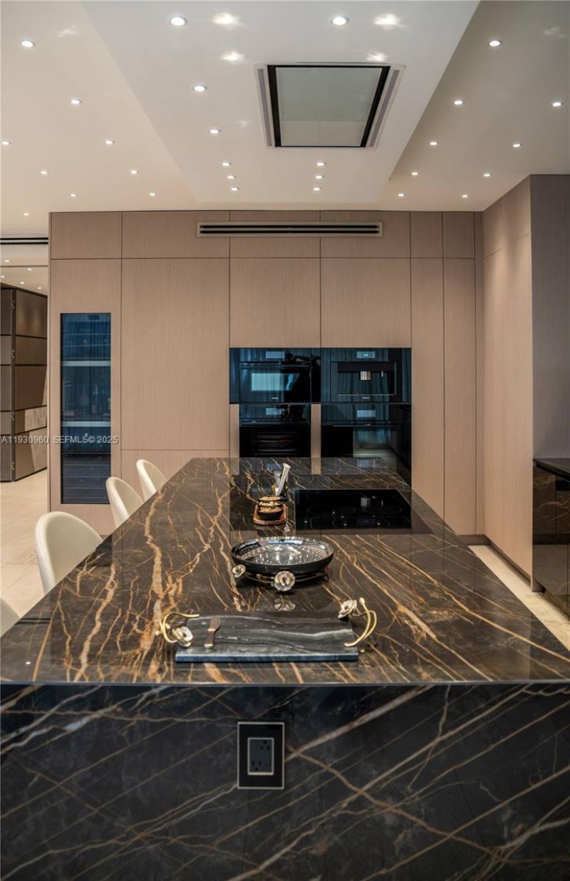 10101 Collins Ave , Unit 4A, Bal Harbour, FL 33154 Photo