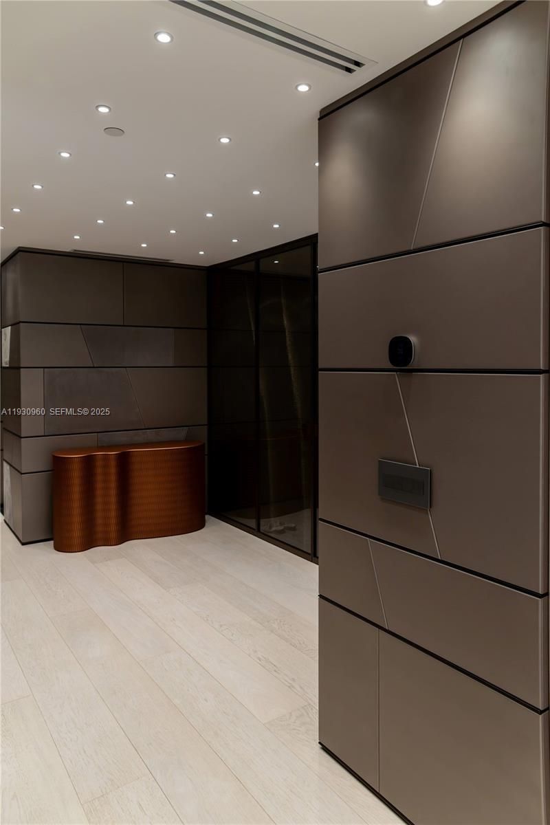 10101 Collins Ave , Unit 4A, Bal Harbour, FL 33154 Photo