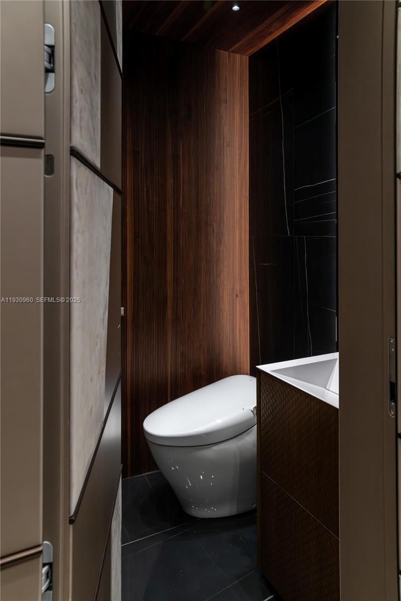 10101 Collins Ave , Unit 4A, Bal Harbour, FL 33154 Photo