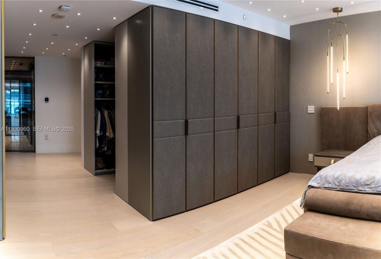 10101 Collins Ave , Unit 4A, Bal Harbour, FL 33154 Photo