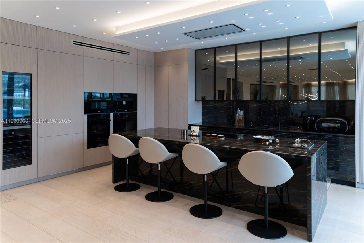 10101 Collins Ave , Unit 4A, Bal Harbour, FL 33154 Photo