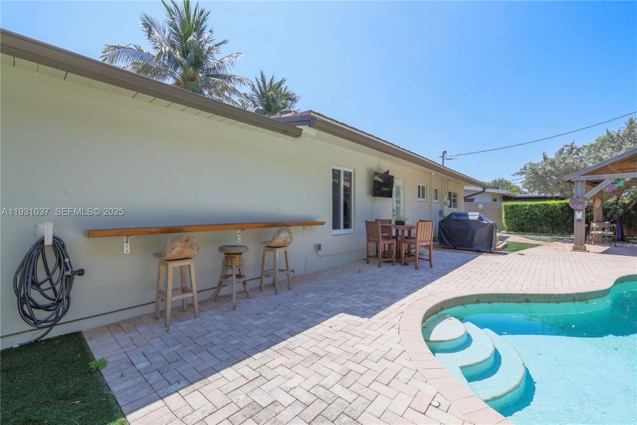 1311 NE 26th Ter , Pompano Beach, FL 33062 Photo