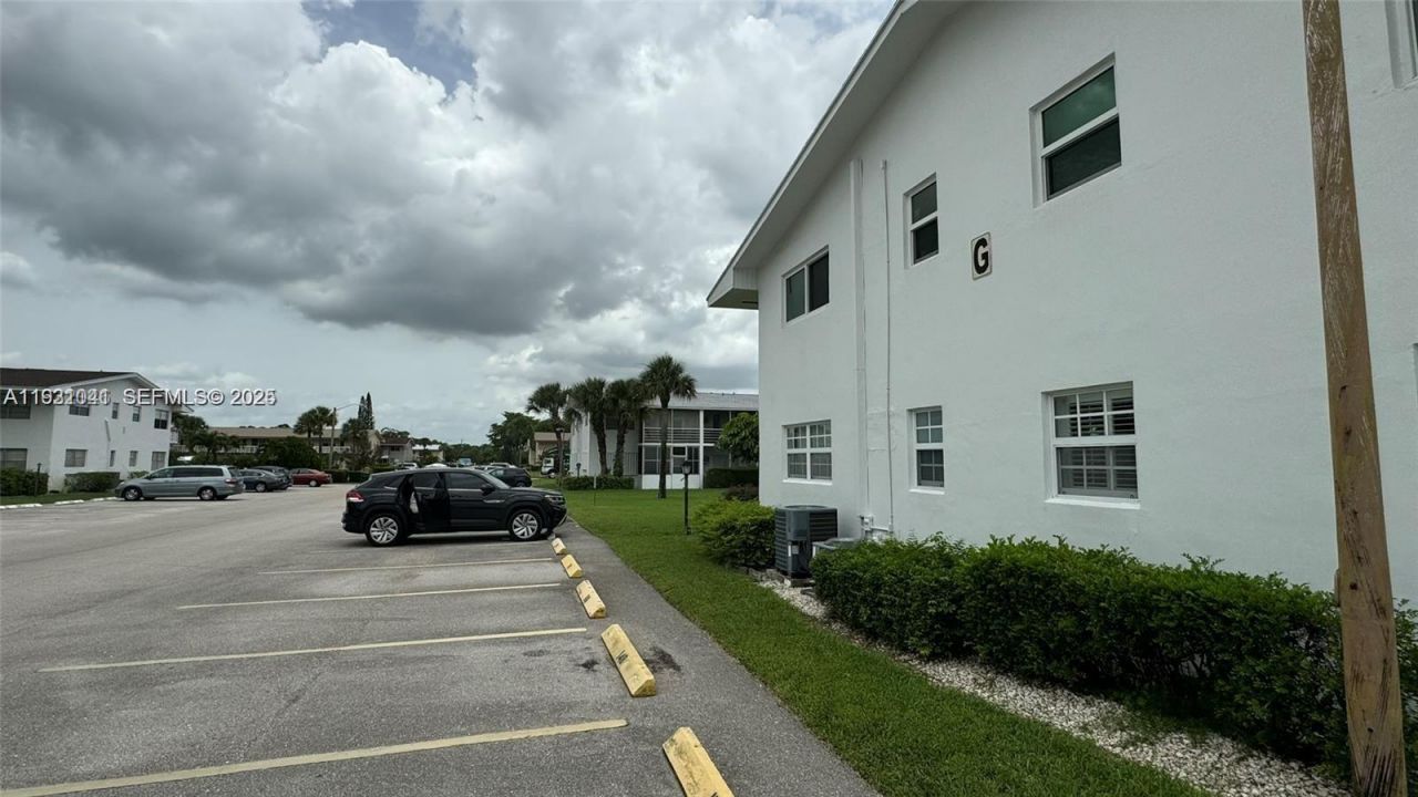 163 Coventry G, Unit 163, West Palm Beach, FL 33417 Photo