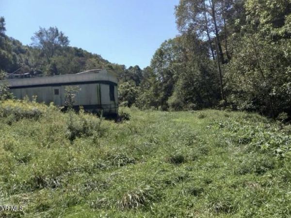 1121 Miner Road, Pound, VA 24279