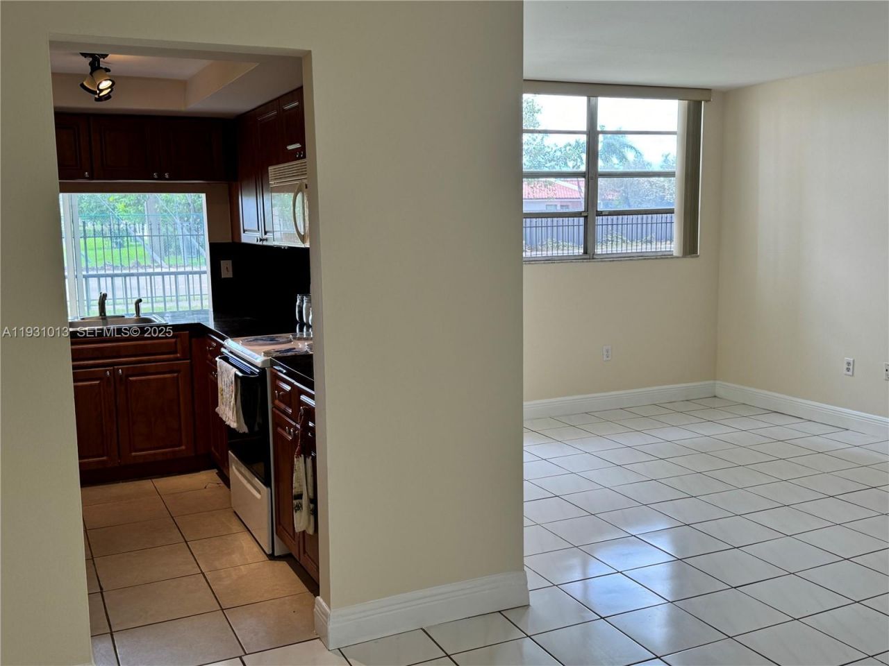 9411 SW 4th St, Unit 111, Miami, FL 33174 Photo