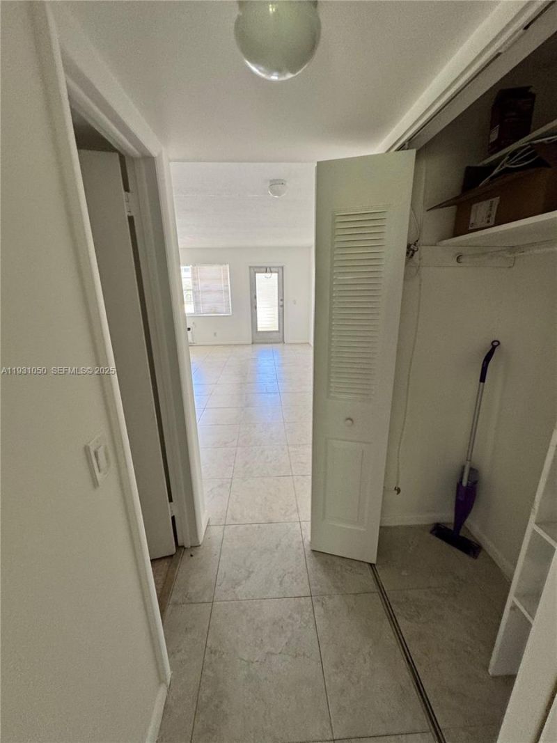 18 Hastings B, Unit 18, West Palm Beach, FL 33417 Photo