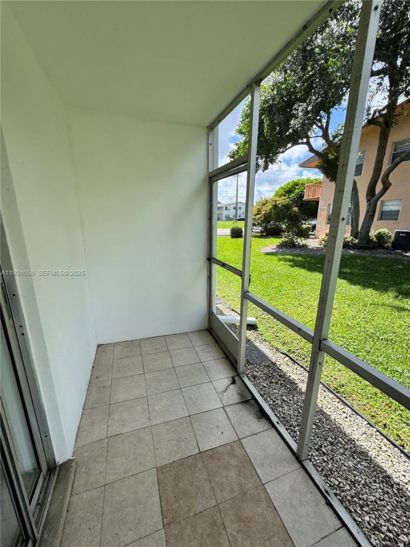 18 Hastings B, Unit 18, West Palm Beach, FL 33417 Photo