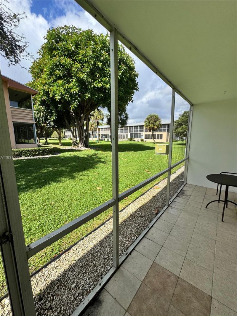 18 Hastings B, Unit 18, West Palm Beach, FL 33417 Photo