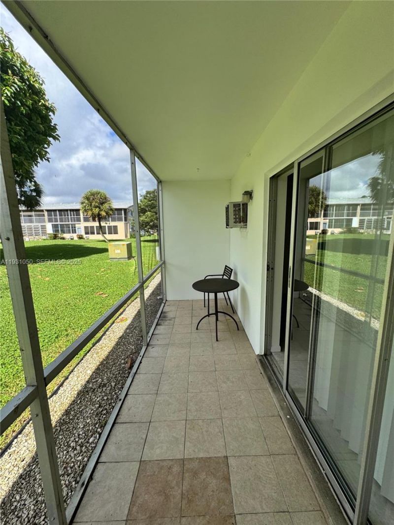 18 Hastings B, Unit 18, West Palm Beach, FL 33417 Photo