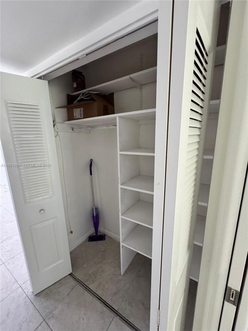 18 Hastings B, Unit 18, West Palm Beach, FL 33417 Photo