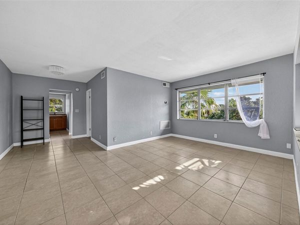 1900 NE 8th Ct, Unit 308, Fort Lauderdale, FL 33304