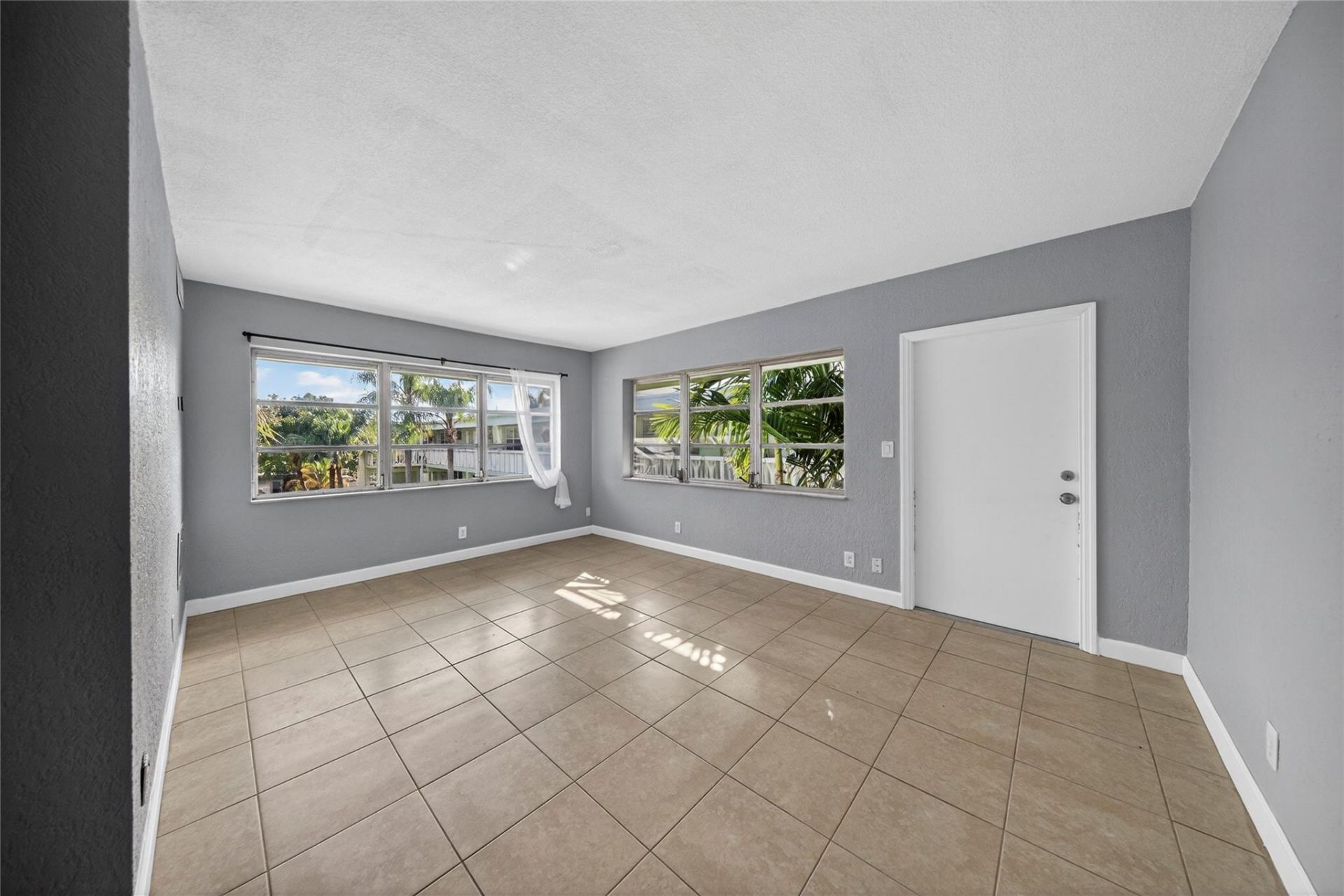 1900 NE 8th Court, Unit 308, Fort Lauderdale, FL 33304 Photo