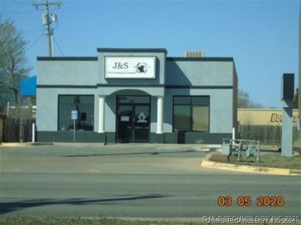 6711 NW Cache , Lawton, OK 73505