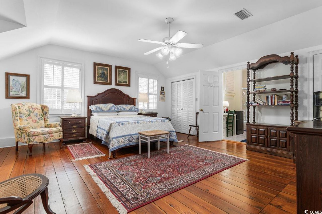 563 Chandler Ave. Photo 15