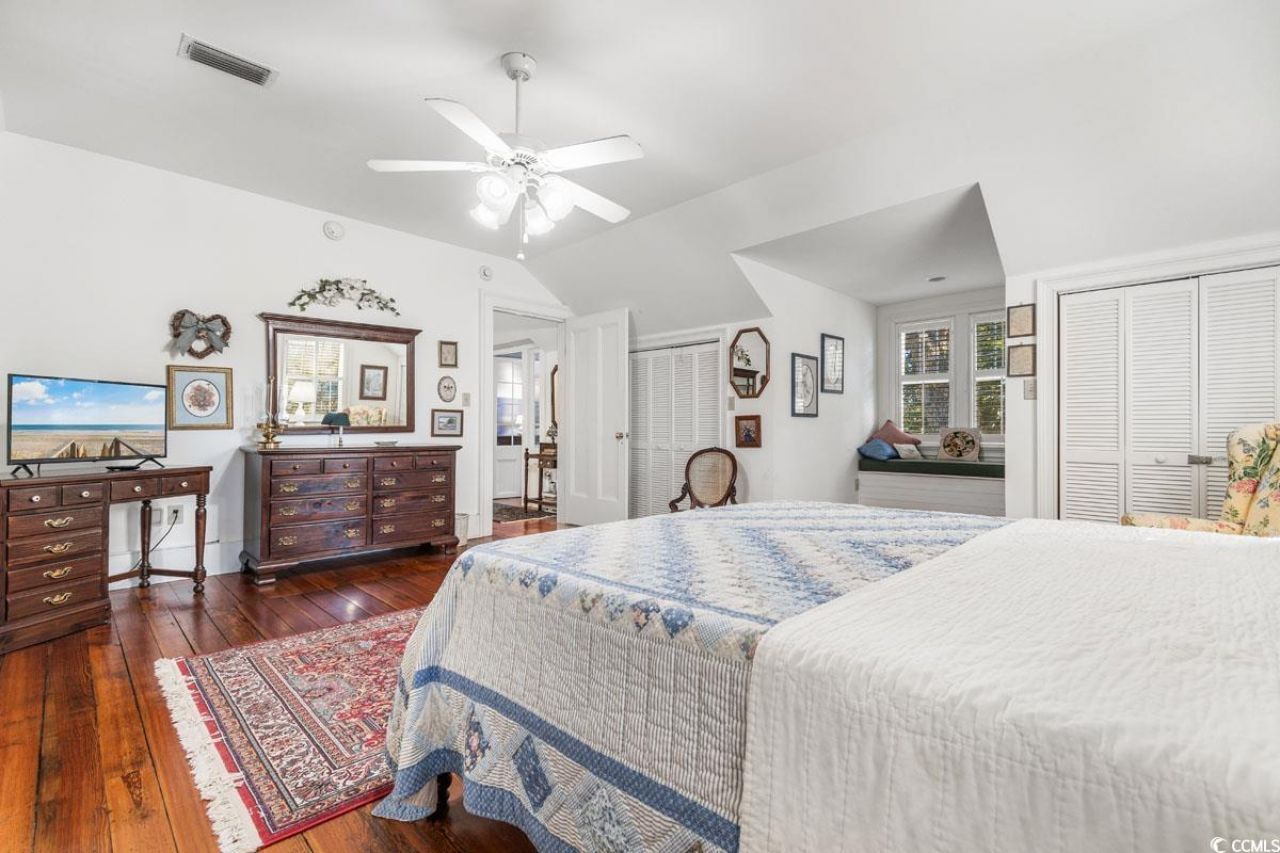 563 Chandler Ave. Photo 16