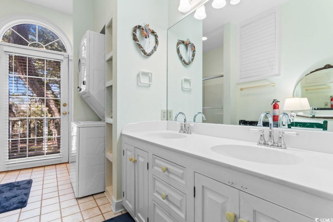 563 Chandler Ave. Photo 17