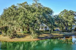 563 Chandler Ave. photo 4