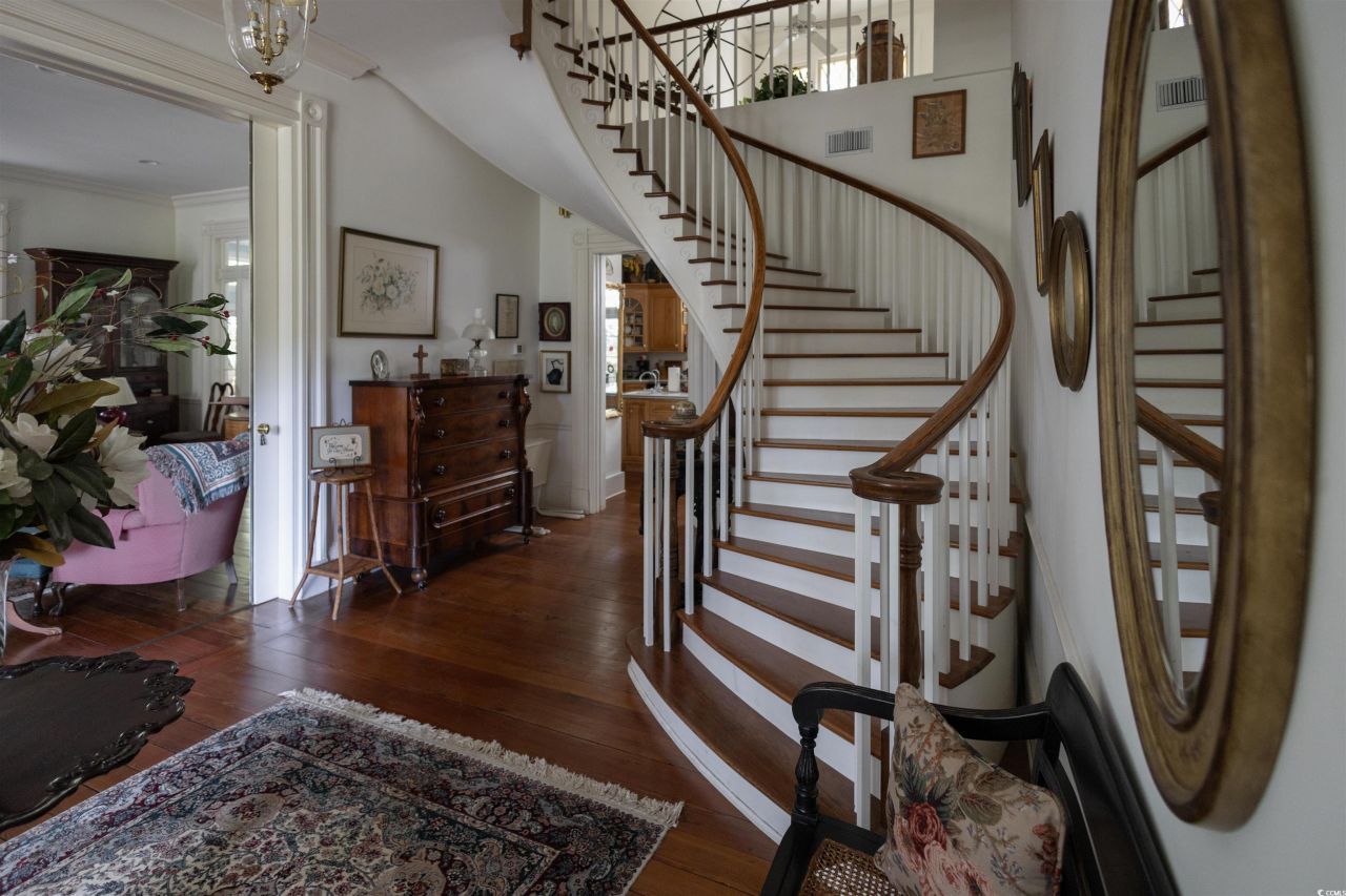 563 Chandler Ave. Photo 20