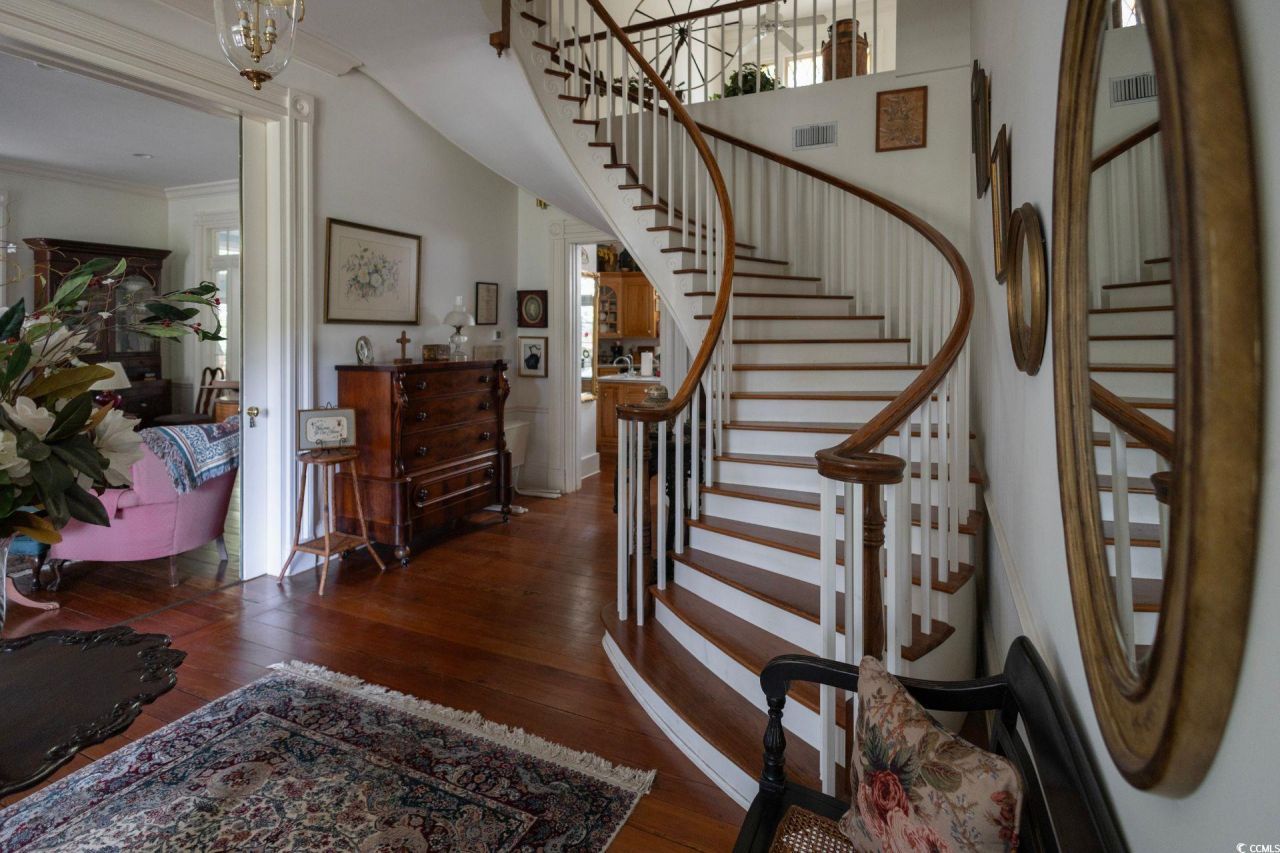 563 Chandler Ave. Photo 22