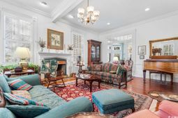 563 Chandler Ave. photo 4