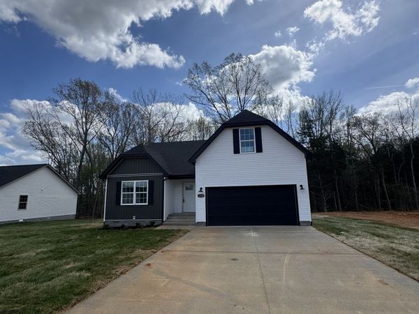 1598 Fredrick Dr, Clarksville, TN 37042