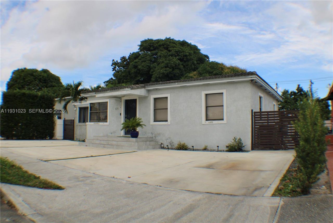 171 E 56th St, Hialeah, FL 33013 Photo
