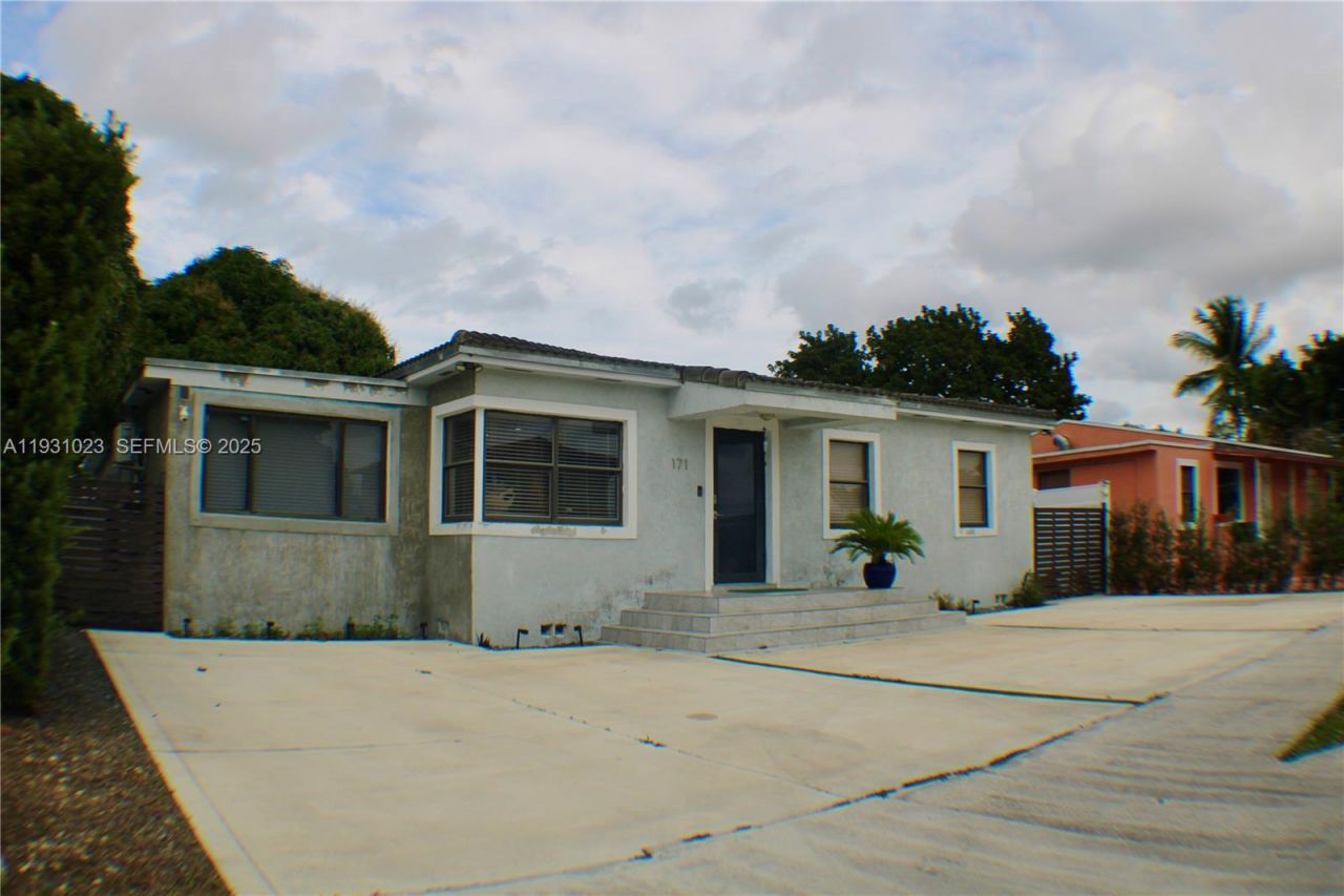 171 E 56th St, Hialeah, FL 33013 Photo