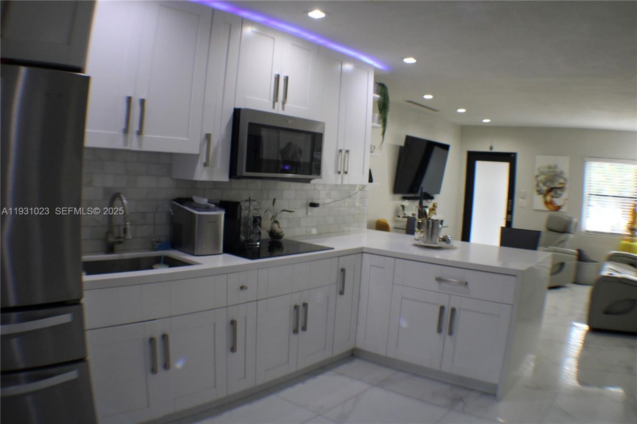 171 E 56th St, Hialeah, FL 33013 Photo