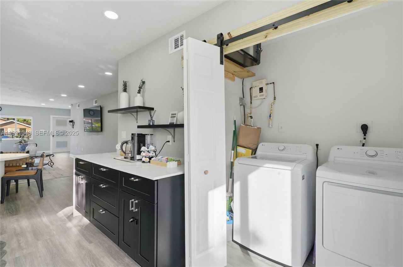 1590 NW 38th St , Unit 1, Miami, FL 33142 Photo