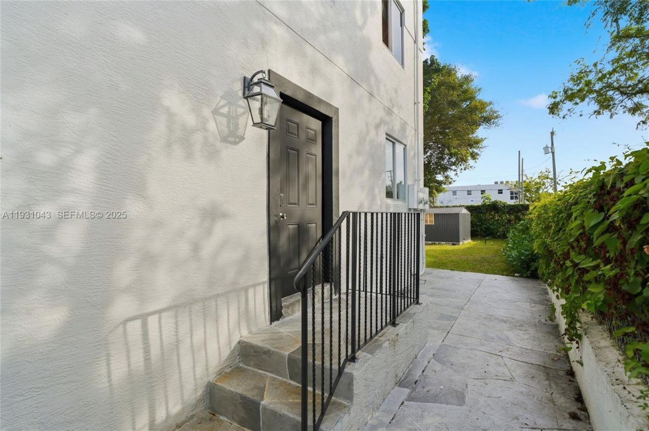 1590 NW 38th St , Unit 1, Miami, FL 33142 Photo