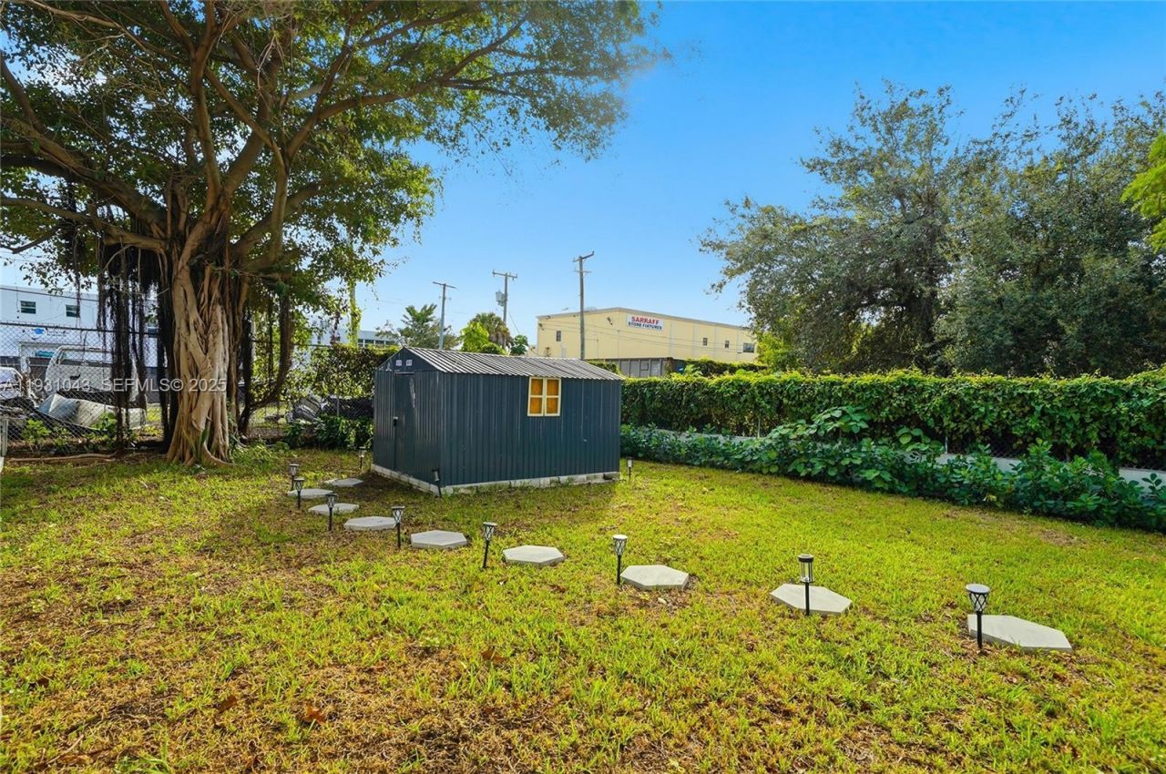 1590 NW 38th St , Unit 1, Miami, FL 33142 Photo