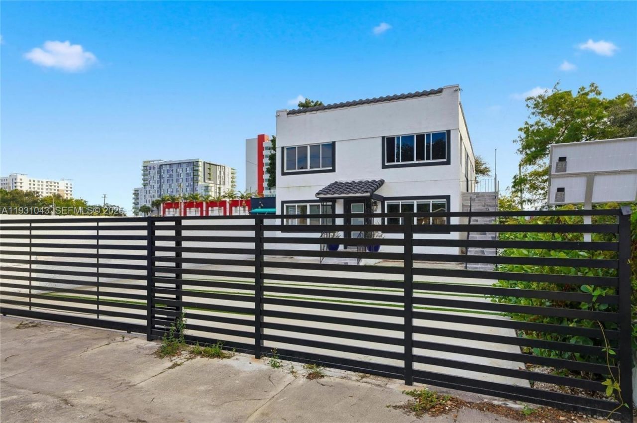 1590 NW 38th St , Unit 1, Miami, FL 33142 Photo