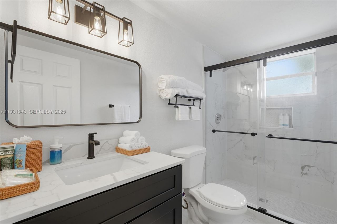 1590 NW 38th St , Unit 1, Miami, FL 33142 Photo