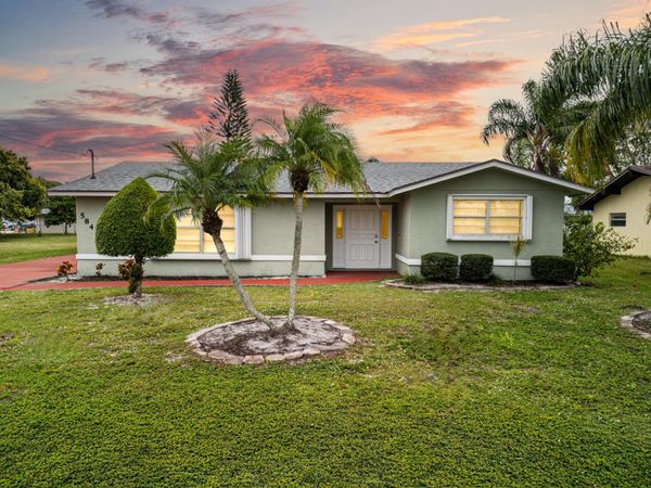 584 SE Greenway Terrace, Port St. Lucie, FL 34983