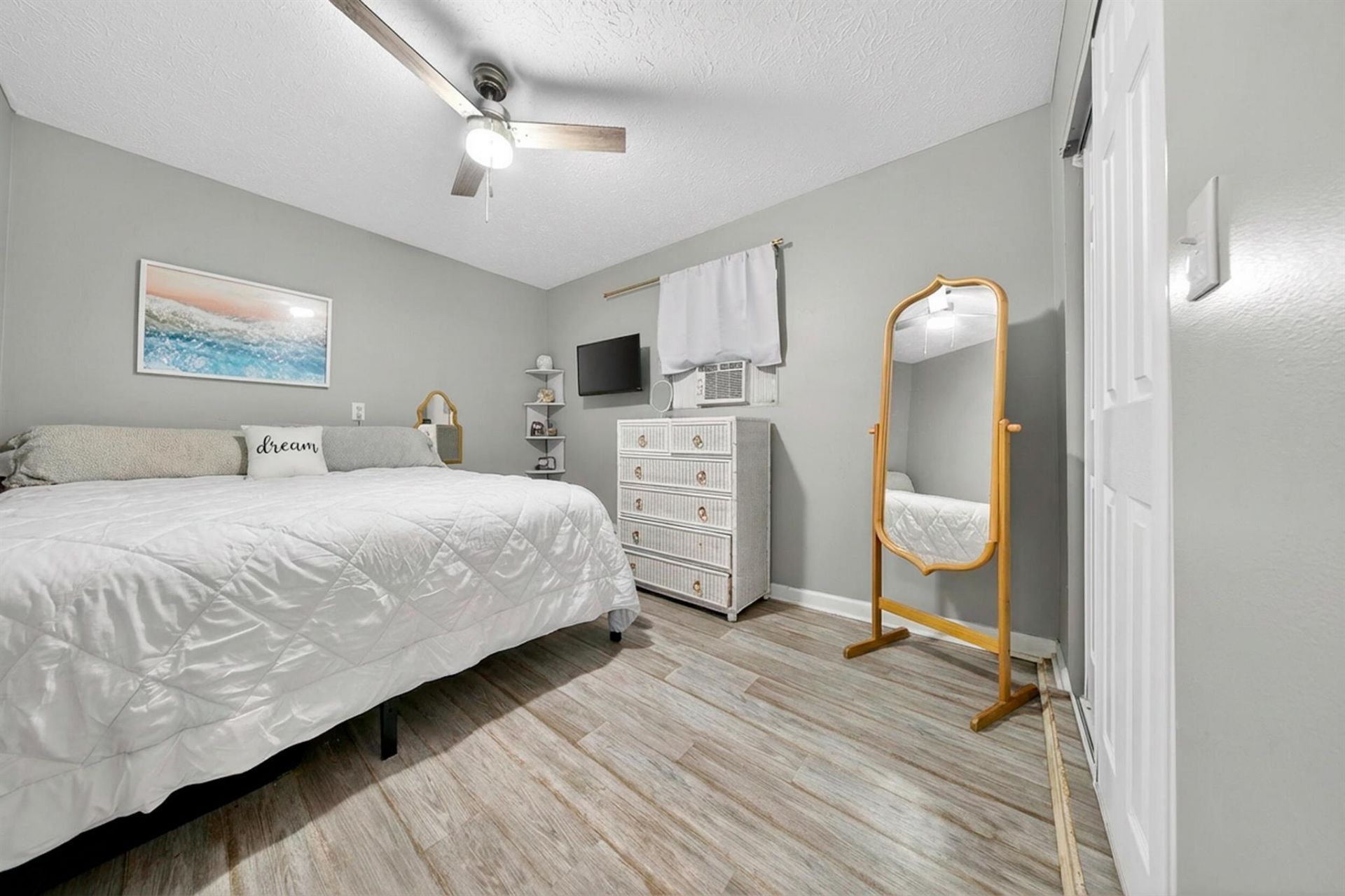 584 SE Greenway Terrace, Port Saint Lucie, FL 34983 Photo