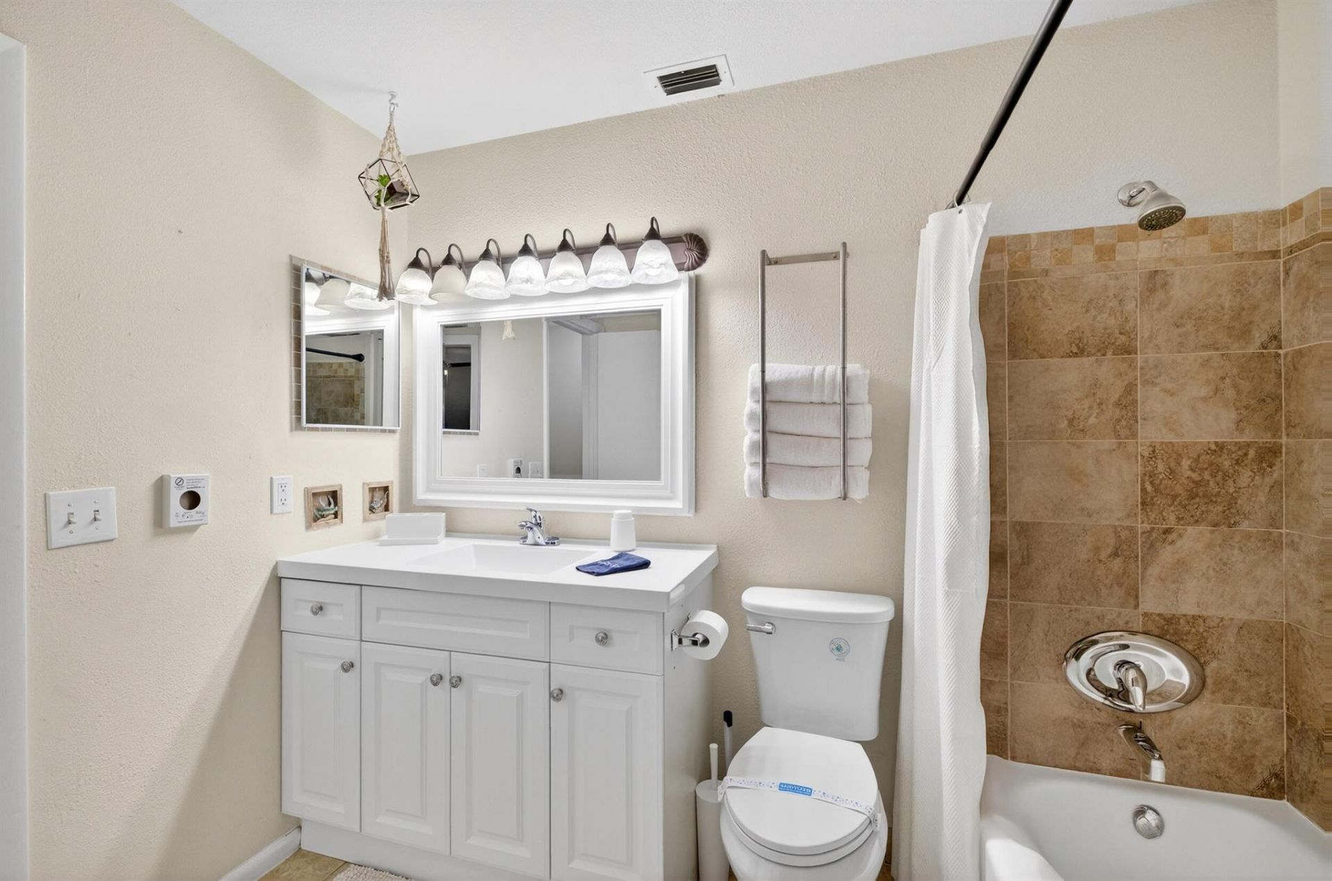 584 SE Greenway Terrace, Port Saint Lucie, FL 34983 Photo